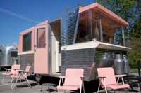 Pictures and history of Holiday House travel trailers